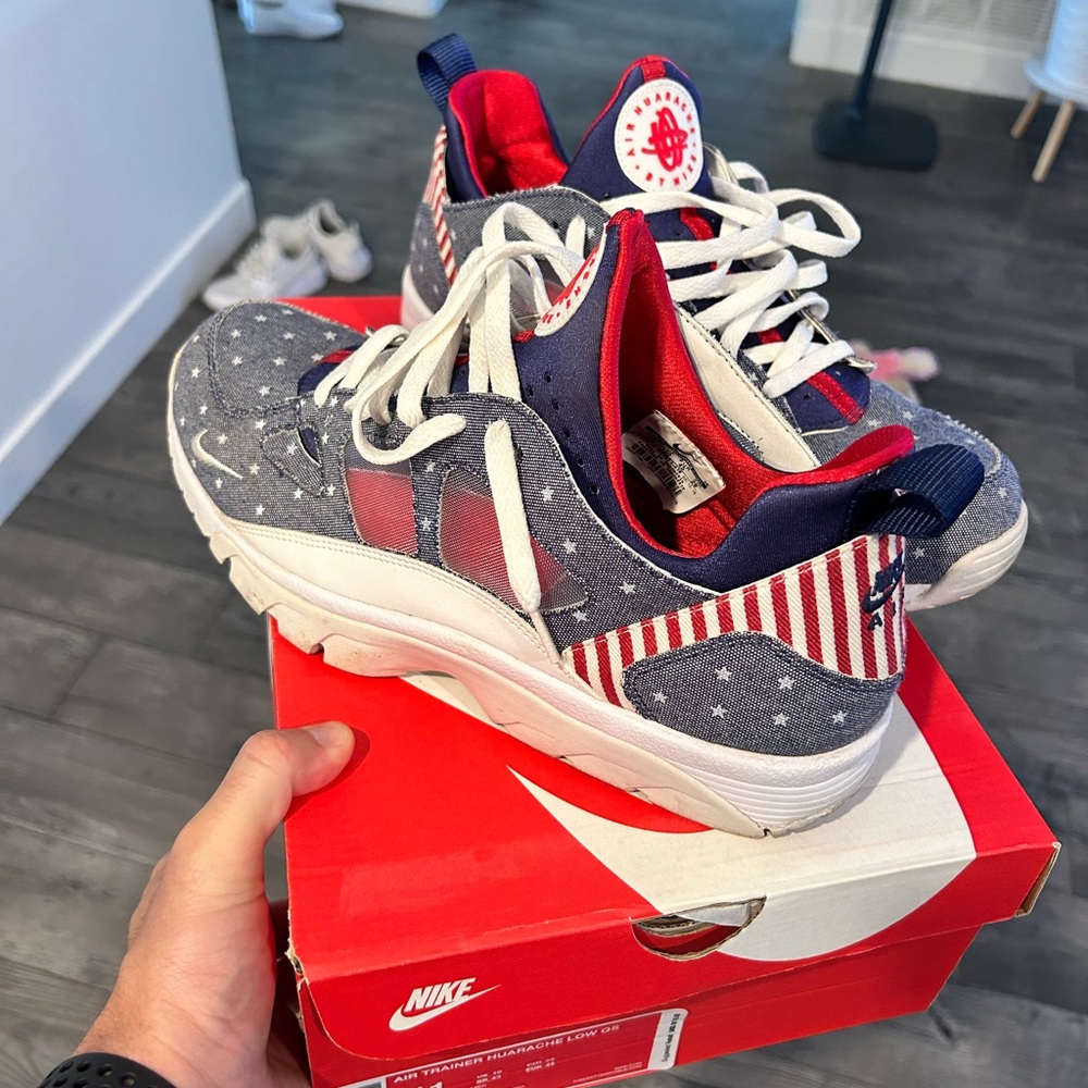 Rare - Nike trainer huarache (July 4th)